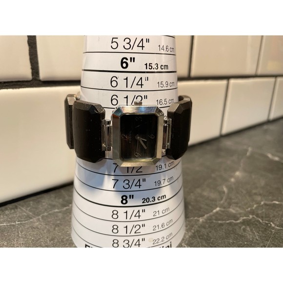 Ladies Black and Silver Fossil Dress Watch - New Battery - Picture 5 of 5